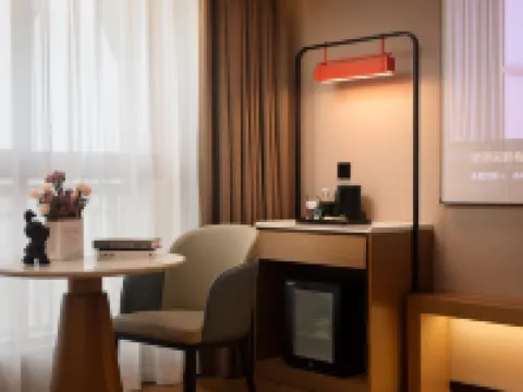 Hilman Lizhi Hotel (Ledong High speed Railway Station Branch) Hotel a Ledong