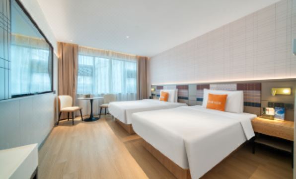Homeinn Plus Hotel (Dongyang Hengdian Film City Pedestrian Street)
