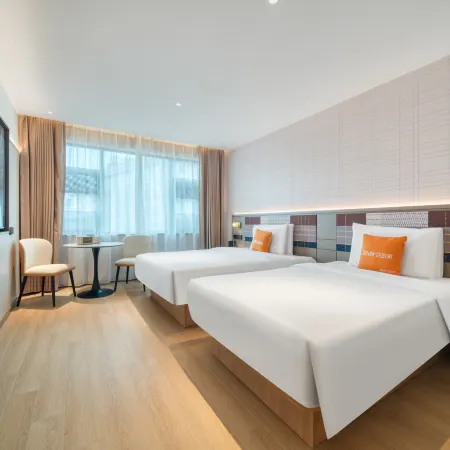 Homeinn Plus Hotel (Dongyang Hengdian Film City Pedestrian Street)
