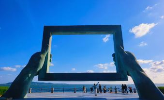 Yinshi Shiguang Homestay (Weihai Hanlefang Railway Station)