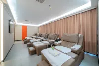 Yangjiang Zhongtai Hotel (Guangtai Mojiang Road)