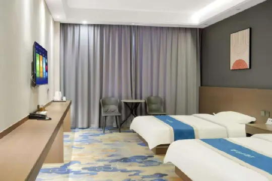 Yicheng Yining Hotel (Wanrong Plaza, Yining Development Zone)