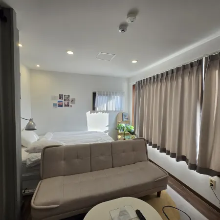 CATNAP GUESTHOUSE