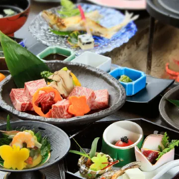 Okada Ryokan Warakutei Отели рядом с достопримечательностью «Хираю Горячие источники»