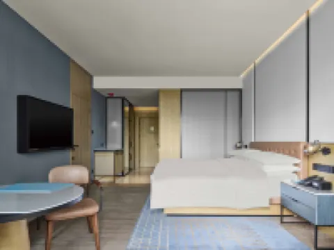 Four Points by Sheraton Huzhou Nanxun Hotels near Xiaolianzhuang