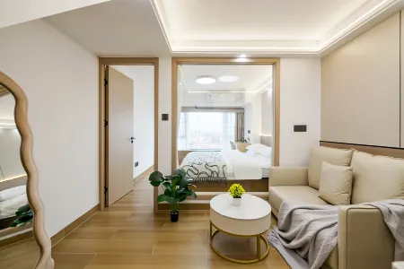 Elegance Hotel  (Xiamen North Station Store) Отели рядом с достопримечательностью «Huaqiao University»