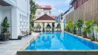 The Center Point - piscine