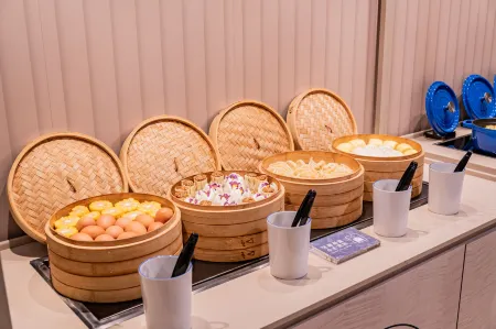 HanTing Hotel (Chengdu Longquanyi Wanda Plaza) Отели рядом с достопримечательностью «Chengdu Aeronautic Vocational and Technical College»