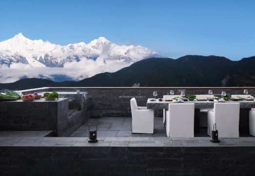 더친 메리 푸돔 전경