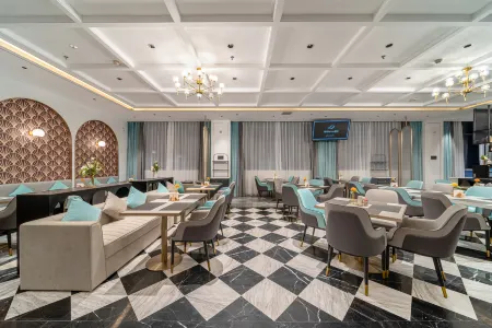 Yunfu Xinxing XANA Deluxe Hotel Отели рядом с достопримечательностью «Temple Street»