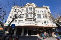 Weiting Hotel (Shanghai Luoxiu Road Subway Station) Hotels in Shanghai South Railway Station Area