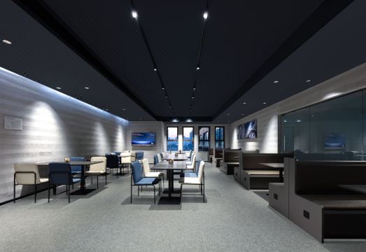 2. 상하이 인민광장..