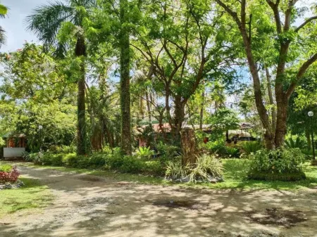 RedDoorz Plus @ Costa Roca Balamban Отели в г. Баламбан