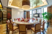 Minfa World Apartment Hotel Xiangyang (Zhuge Liang Square Wanda Plaza） - Pools
