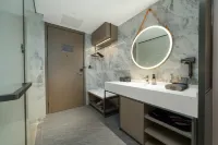 Yizhi Hotel (Guangzhou  Shamian Island Huangsha metro Statian Branch)