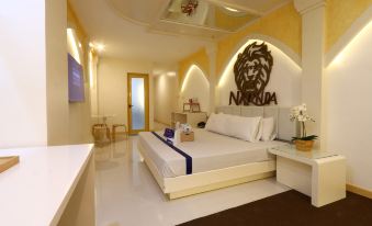 2. Hotel Dr..