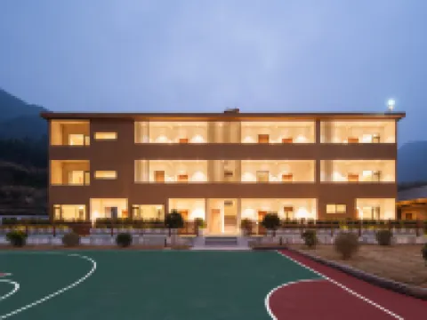 Shanguli Valley Private Hot Spring Resort Courtyard Hotels in Lechang