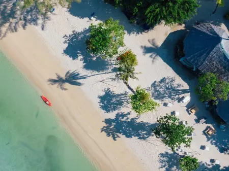 Mayalay Resort-Green Hotel Отели рядом с достопримечательностью «Kuan Tong Rock»