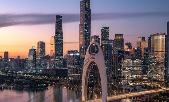 Heyue S360° Urban Starry Mansion (Guangzhou Zhujiang New Town CBD TaiKoo Hui)