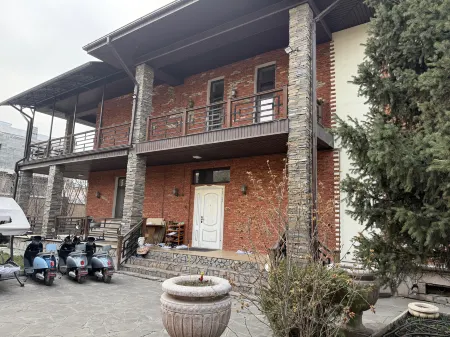 HI INN Отели в г. Бескайнар