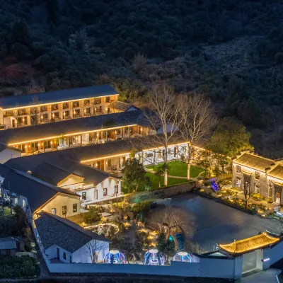 Wuyuan Yunjing Fenghuang Ginkgo Valley B&B Huangling District Branch Hotels near Huangling Mountain Retreat Hot Spring