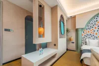 "Cloudward Mountain View Guesthouse"