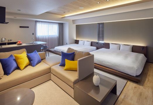 fav 다카마츠의 모던한 로비 또는 외관