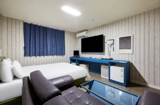 Galleria Hotel Hotels near Samsung Electronics