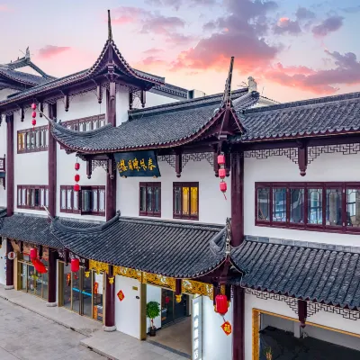 Waiting Hotel (Shanghai Luodian Ancient Town Meilan Lake Subway Station Store) Hotels near Meilan Lake Station