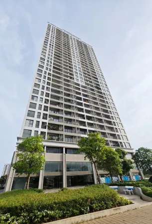 Hearth and Home Lavida (5 mins to Korea Town) Отели рядом с достопримечательностью «RMIT Vietnam Academic Building 2»