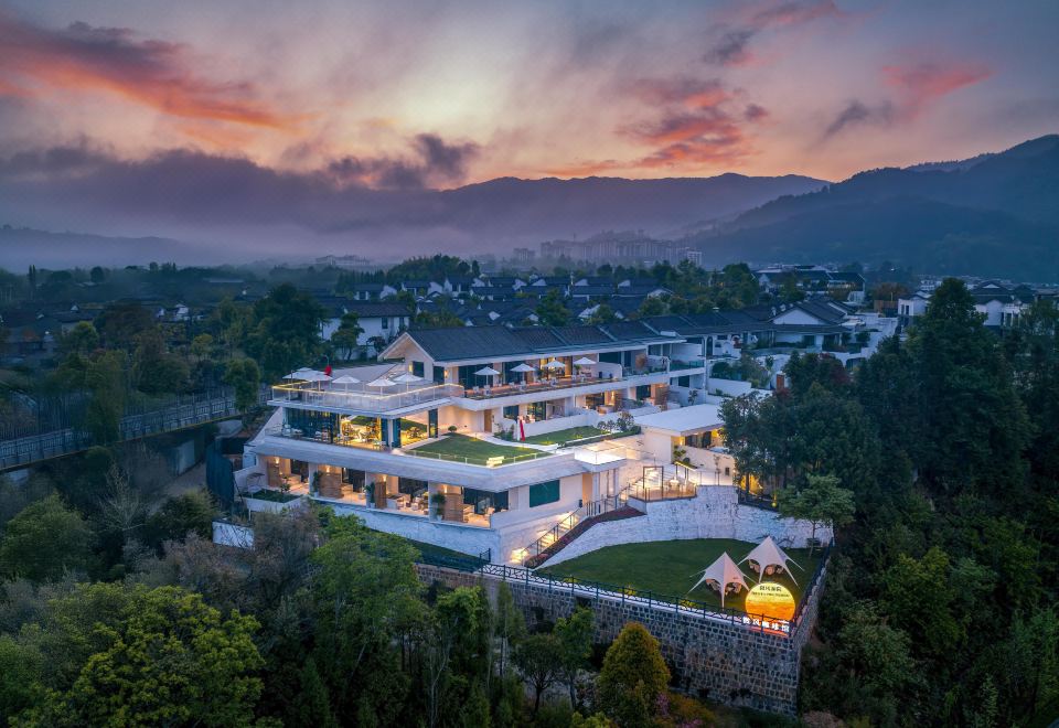 hotel overview picture