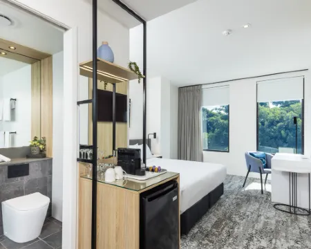 โรงแรมโอคส์เคส์ โรงแรมในแคนส์