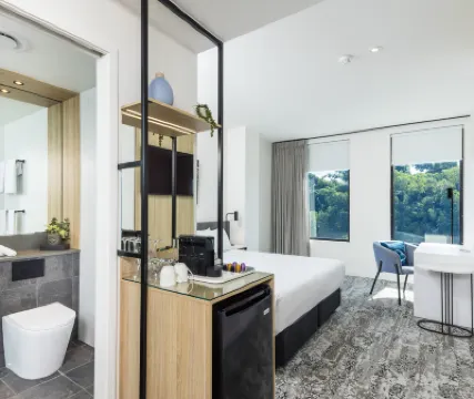 Oaks Cairns Hotel Hotels near Cairns Night Markets