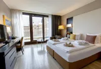 Lion's Garden Hotel