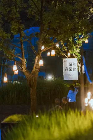 Rehe Valley LAN Hot Springs Courtyard Отели в г. Лунхуа