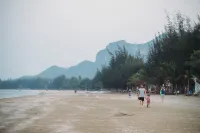 Dolphin Bay Beach Resort Hotel di 
