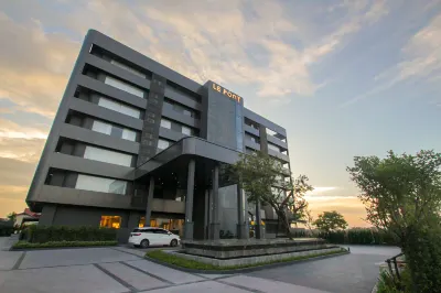 LePont Riverfront Resort Nongkhai Hotels near Sala Keoku