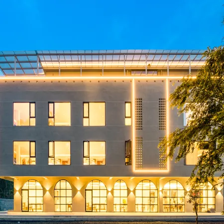 Xiaoshan Qing ·Riverside & Mountain-surrounded Luxury Resort Villa