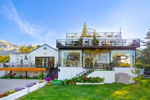 Meet Four Seasons Boutique Art Homestay (Qingdao Laoshan Scenic Area) - Vila