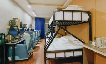 Aimu Hotel (Changge Yifeng City Plaza)