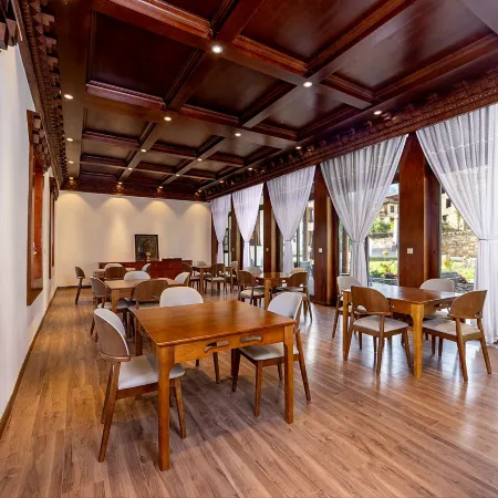 Yixiang Pavilion boutique