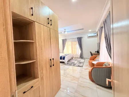 Star Wish Business Hotel Отели рядом с достопримечательностью «Kalakuta Museum»