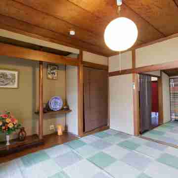 -W- Vacation Rental Rooms