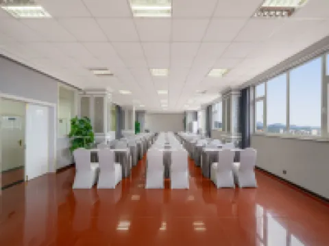 Main Peak Hotel (Baishan West Passenger Transport Terminal 16 Middle School Branch) Hotels in Baishan