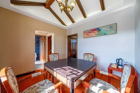 Sun Holiday Resort Отели рядом с достопримечательностью «Changxingxian Mountain»