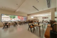 Floral Hotel· Xingjing · Trekking · Infinity Pool ·  Starry  Hotel(Yueliangwan Branch) - sarapan