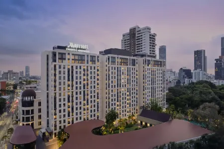 Marriott Executive Apartments, Bangkok Townhall Sukhumvit Отели рядом с достопримечательностью «The Lofts Ekkamai»