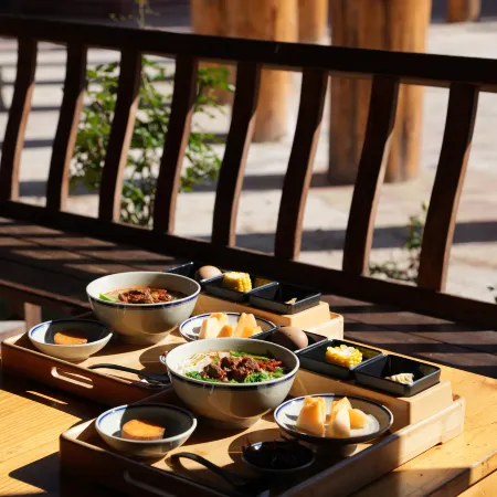 Lanping Shujiawu Township Luoguxuan Hiking Homestay