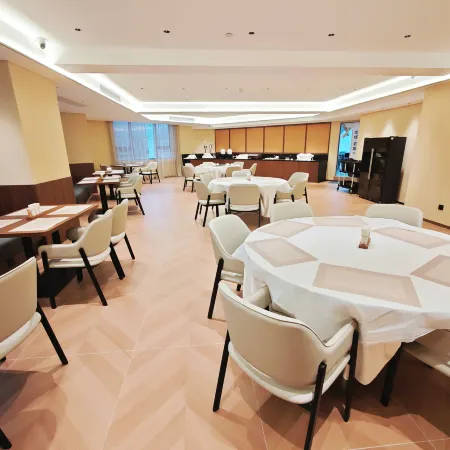 Orange Hotel (Wuzhou Municipal Plaza Branch)