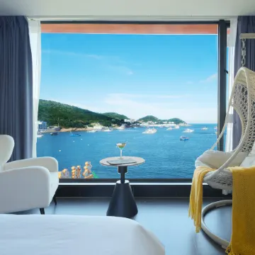 Tianya.Skyline Seaview Designer Homestay (Putuo Mountain Airport Wushitang Branch)